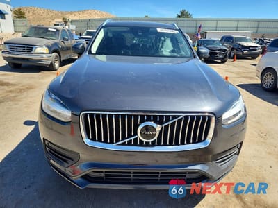 Piąte zdjęcie samochodu w środku: 2021 VOLVO XC90 T5 MOMENTUM VIN:YV4102CK4M1680883 - miniatura