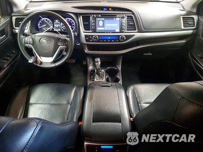 Zdjęcie 8 z 14 samochodu: 2016 TOYOTA HIGHLANDER XLE VIN:5TDJKRFH0GS332740 - miniatura