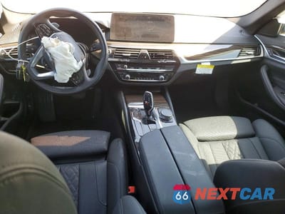 Zdjęcie 8 z 12 samochodu: 2023 BMW 530 XI VIN:WBA13BJ07PWY01664 - miniatura