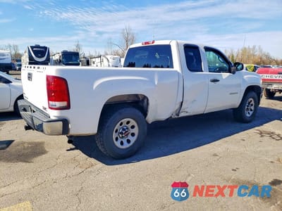 Trzecie zdjęcie samochodu z tyłu: 2011 GMC SIERRA K1500 VIN:1GTR2TE33BZ360416 - miniatura