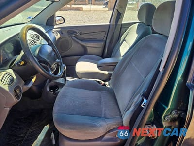 Piąte zdjęcie samochodu w środku: 2000 FORD FOCUS SE VIN:1FAFP3433YW219500 - miniatura