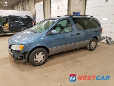 2002 TOYOTA SIENNA XLE 4T3ZF13C92U446051 - główne zdjęcie licytacji z USA - miniatura
