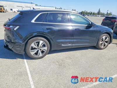 Trzecie zdjęcie samochodu z tyłu: 2024 AUDI Q8 E-TRON PREMIUM PLUS VIN:WA15AAGEXRB008340 - miniatura