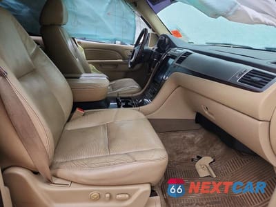 Zdjęcie 7 z 13 samochodu: 2010 CADILLAC ESCALADE ESV LUXURY VIN:1GYUKHEF7AR266226 - miniatura