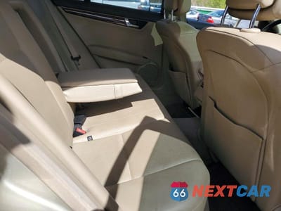 Zdjęcie 10 z 11 samochodu: 2011 MERCEDES-BENZ C 300 VIN:WDDGF5EB0BA452067 - miniatura
