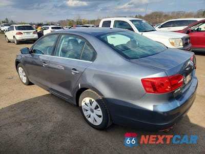 Drugie zdjęcie samochodu z przodu: 2013 VOLKSWAGEN JETTA SE VIN:3VWDP7AJ3DM220097 - miniatura