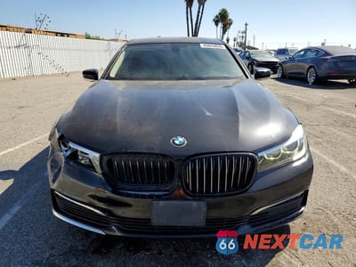Piąte zdjęcie samochodu w środku: 2018 BMW 740 I VIN:WBA7E2C53JG742000 - miniatura