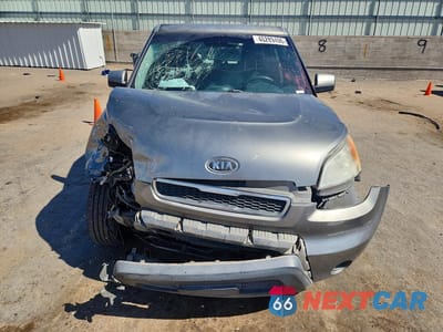 Piąte zdjęcie samochodu w środku: 2010 KIA SOUL + VIN:KNDJT2A20A7038781 - miniatura