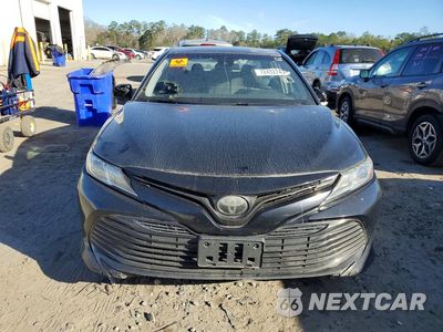 Piąte zdjęcie samochodu w środku: 2019 TOYOTA CAMRY LE VIN:4T1B11HK2KU206378 - miniatura