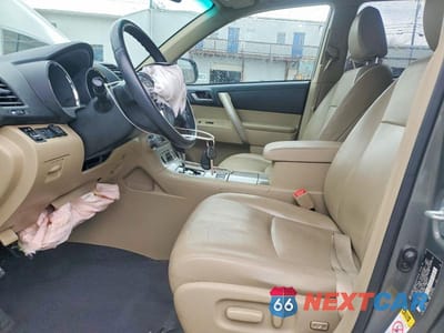 Zdjęcie 7 z 12 samochodu: 2012 TOYOTA HIGHLANDER SE VIN:5TDBK3EH4CS113423 - miniatura