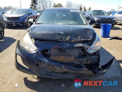 Piąte zdjęcie samochodu w środku: 2015 HYUNDAI ACCENT GS VIN:KMHCT5AE8FU229860 - miniatura