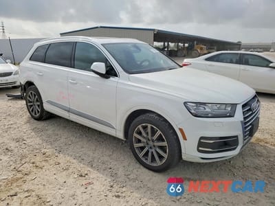 Czwarte zdjęcie samochodu z boku: 2017 AUDI Q7 PREMIUM PLUS VIN:WA1LAAF70HD059410 - miniatura