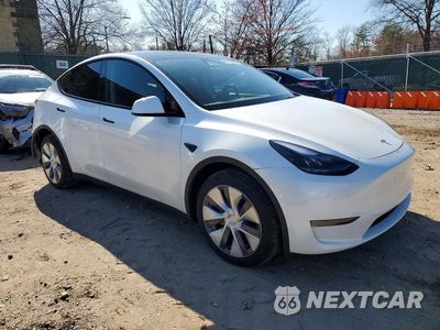 Czwarte zdjęcie samochodu z boku: 2024 TESLA MODEL Y VIN:7SAYGDEE0RA260228 - miniatura