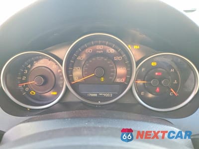 Zdjęcie 9 z 11 samochodu: 2010 ACURA RL VIN:JH4KB2F67AC000506 - miniatura