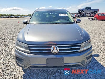 Piąte zdjęcie samochodu w środku: 2018 VOLKSWAGEN TIGUAN SE VIN:3VV2B7AX5JM106368 - miniatura