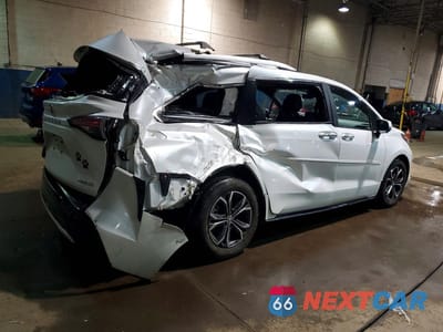 Trzecie zdjęcie samochodu z tyłu: 2025 TOYOTA SIENNA PLATINUM 7-PASSENGER VIN:5TDESKFC3SS201341 - miniatura