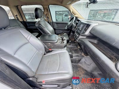 Piąte zdjęcie samochodu w środku: 2020 RAM 3500 VIN:3C7WRTCL7LG225669 - miniatura