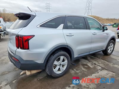 Trzecie zdjęcie samochodu z tyłu: 2022 KIA SORENTO LX VIN:5XYRGDLC9NG113463 - miniatura