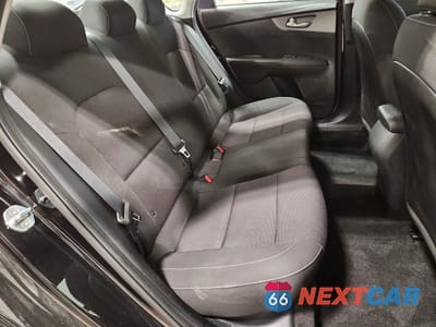 Zdjęcie 10 z 13 samochodu: 2019 KIA FORTE FE VIN:3KPF24AD9KE127112 - miniatura