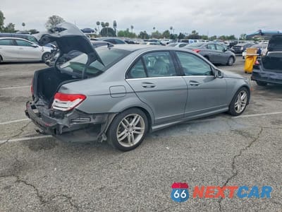 Trzecie zdjęcie samochodu z tyłu: 2014 MERCEDES-BENZ C 250 VIN:WDDGF4HB2ER306555 - miniatura