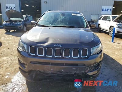 Piąte zdjęcie samochodu w środku: 2019 JEEP COMPASS LATITUDE VIN:3C4NJDBB7KT850576 - miniatura