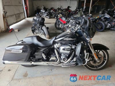 2017 HARLEY-DAVIDSON FLHX STREET GLIDE 1HD1KBC17HB607963 - główne zdjęcie licytacji z USA - miniatura