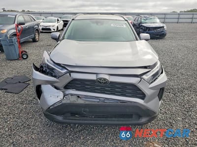 Piąte zdjęcie samochodu w środku: 2023 TOYOTA RAV4 XLE VIN:2T3W1RFV4PW266027 - miniatura