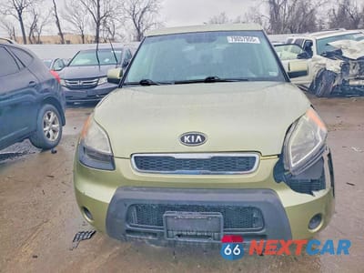 Piąte zdjęcie samochodu w środku: 2010 KIA SOUL + VIN:KNDJT2A22A7180114 - miniatura