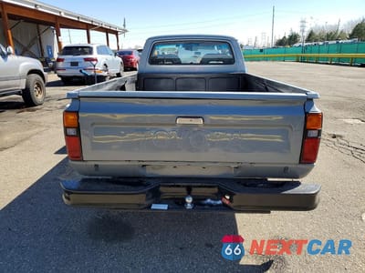 Zdjęcie 6 z 11 samochodu: 1982 TOYOTA PICKUP SR5 VIN:JT4RN44S0C0069657 - miniatura