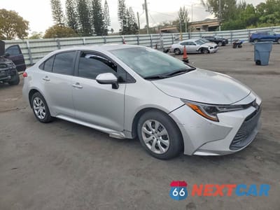 Czwarte zdjęcie samochodu z boku: 2023 TOYOTA COROLLA LE VIN:5YFB4MDE6PP053764 - miniatura