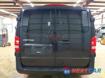 Zdjęcie 6 z 13 samochodu: 2017 MERCEDES-BENZ METRIS VIN:WD4PG2EE4H3266146 - miniatura