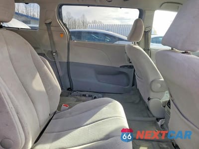 Zdjęcie 11 z 13 samochodu: 2013 TOYOTA SIENNA LE 7-PASSENGER VIN:5TDJK3DC2DS060224 - miniatura