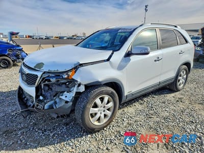 2013 KIA SORENTO LX 5XYKTDA62DG331396 - główne zdjęcie licytacji z USA - miniatura