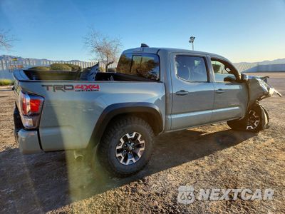 Trzecie zdjęcie samochodu z tyłu: 2023 TOYOTA TACOMA DOUBLE CAB VIN:3TMCZ5AN1PM568247 - miniatura