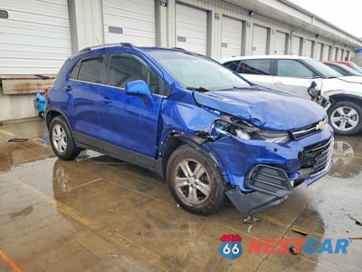 Czwarte zdjęcie samochodu z boku: 2017 CHEVROLET TRAX 1LT VIN:3GNCJLSBXHL154361 - miniatura