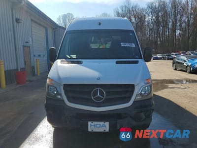 Piąte zdjęcie samochodu w środku: 2015 MERCEDES BENZ SPRINTER 2500 VIN:WD3PE8DC9FP144871 - miniatura