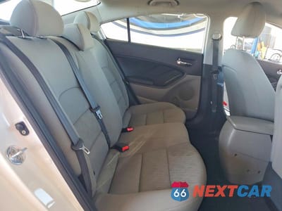 Zdjęcie 10 z 11 samochodu: 2014 KIA FORTE LX VIN:KNAFK4A60E5075951 - miniatura