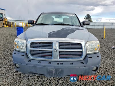 Piąte zdjęcie samochodu w środku: 2005 DODGE DAKOTA QUAD SLT VIN:1D7HW48N85S245901 - miniatura