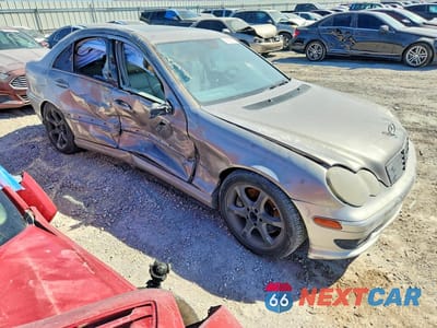 Czwarte zdjęcie samochodu z boku: 2007 MERCEDES-BENZ C 230 VIN:WDBRF52H77F874194 - miniatura