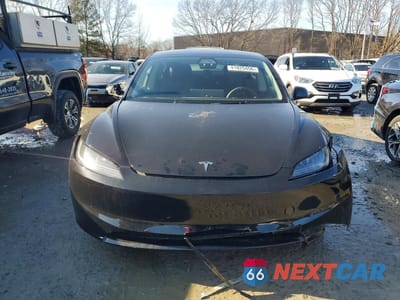 Piąte zdjęcie samochodu w środku: 2024 TESLA MODEL 3 VIN:5YJ3E1EA5RF825276 - miniatura
