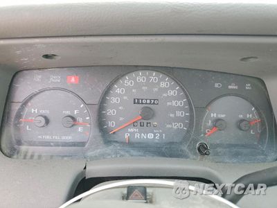 Zdjęcie 9 z 12 samochodu: 2004 MERCURY GRAND MARQUIS GS VIN:2MEFM74W94X665362 - miniatura