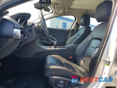 Zdjęcie 7 z 11 samochodu: 2019 JAGUAR XE PRESTIGE VIN:SAJAK4FX4KCP48585 - miniatura