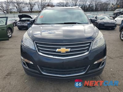 Piąte zdjęcie samochodu w środku: 2017 CHEVROLET TRAVERSE LT VIN:1GNKRGKD4HJ185268 - miniatura