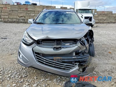 Piąte zdjęcie samochodu w środku: 2015 HYUNDAI TUCSON SE VIN:KM8JUCAGXFU075789 - miniatura