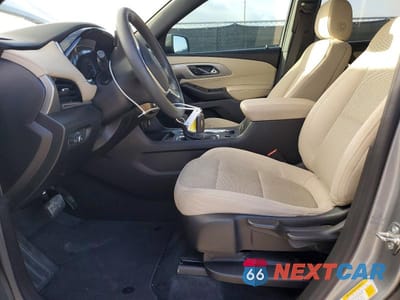 Zdjęcie 7 z 13 samochodu: 2023 CHEVROLET TRAVERSE LS VIN:1GNERFKW3PJ223449 - miniatura
