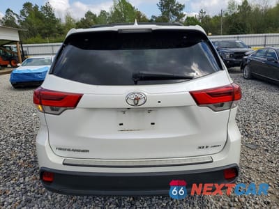 Zdjęcie 6 z 12 samochodu: 2018 TOYOTA HIGHLANDER XLE VIN:5TDJZRFH6JS838849 - miniatura