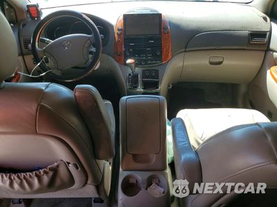 Zdjęcie 8 z 13 samochodu: 2008 TOYOTA SIENNA XLE VIN:5TDBK22C18S020918 - miniatura