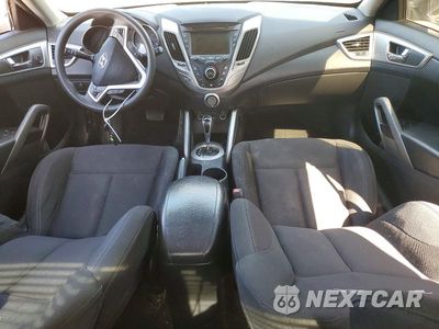 Zdjęcie 8 z 11 samochodu: 2013 HYUNDAI VELOSTER BASE VIN:KMHTC6AD8DU095491 - miniatura