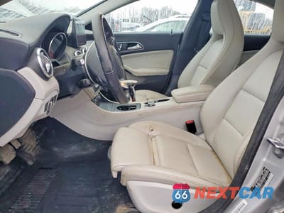 Zdjęcie 7 z 13 samochodu: 2019 MERCEDES-BENZ CLA 250 4MATIC VIN:WDDSJ4GB2KN711215 - miniatura