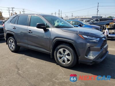 Czwarte zdjęcie samochodu z boku: 2023 TOYOTA RAV4 LE VIN:2T3H1RFVXPC242633 - miniatura